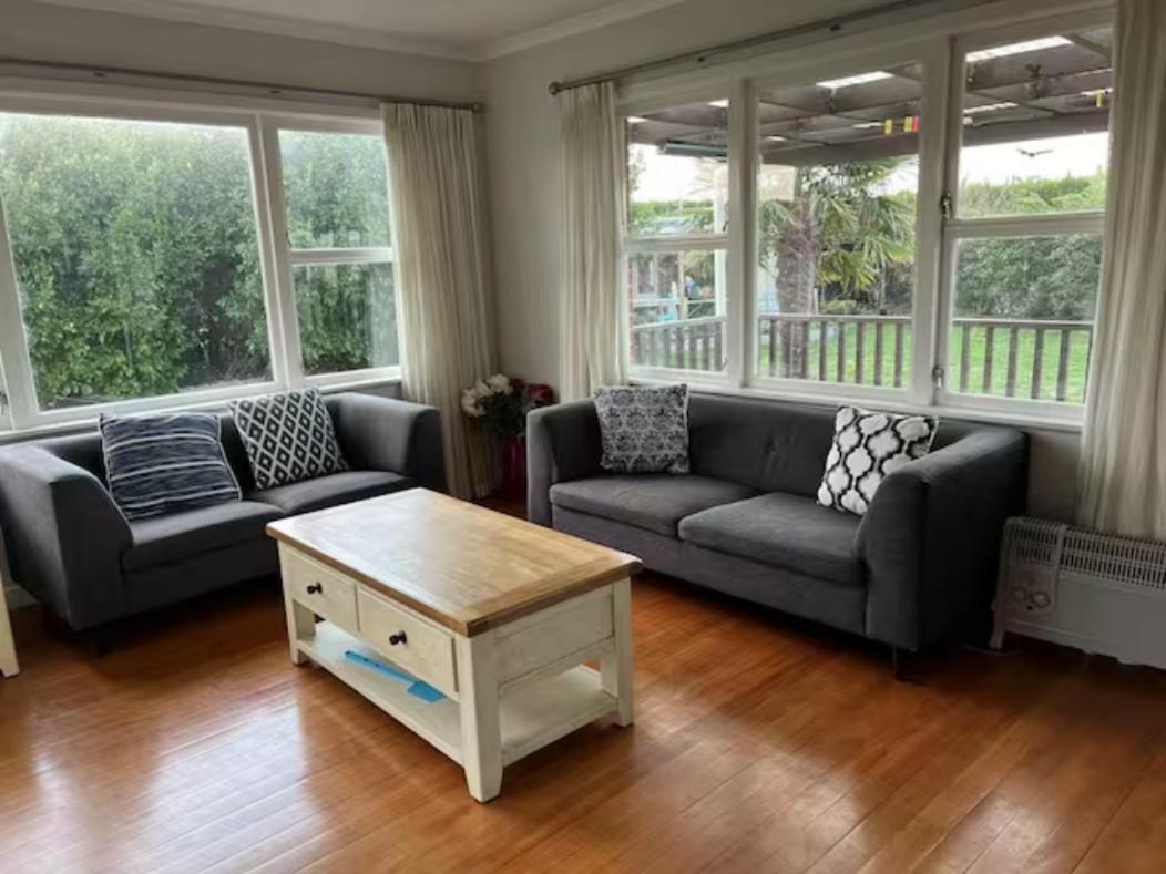 Besties West Auckland Kumeu Exteriör bild